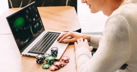 Online Poker Tells & Spotting the Online Sucker